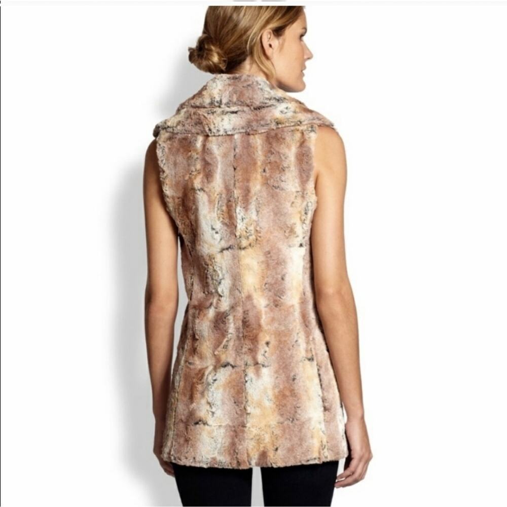 ALICE + OLIVIA Annistyn Faux Fur Vest in Multi-Shade Tan size Small